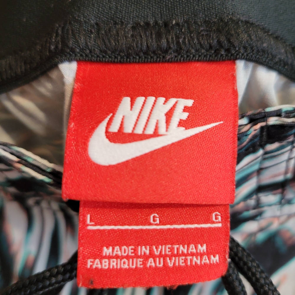 Nike Drawstring Shorts - Picture 4 of 4